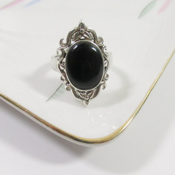 CW Jewelry - Sterling Silver .925 Onyx Cabochon Ring Size 9